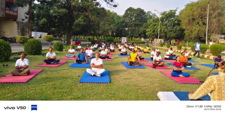 अंतरराष्ट्रीय योग दिवस के उपलक्ष्य में विश्वविद्यालय क्रीड़ा परिषद में योग दिवस का सफल आयोजन