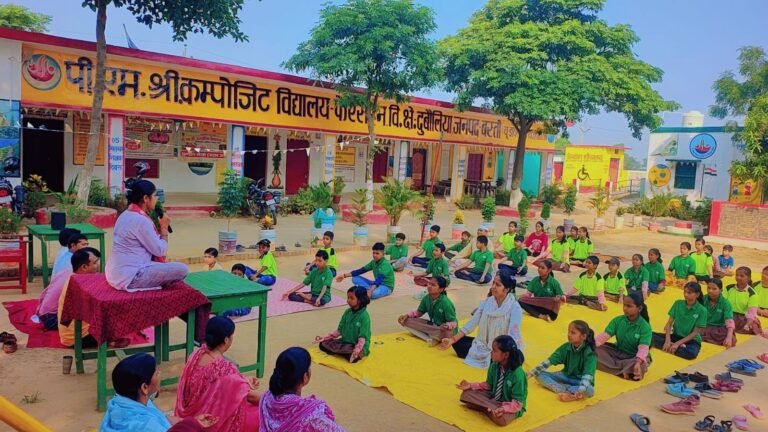 योग दिवस : परिषदीय विद्यालयों में गूंजा ‘स्वस्थ जीवन’ का मंत्र, 1.42 करोड़ बच्चों ने किया सामूहिक योगाभ्यास
