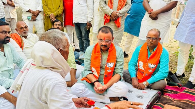 महापौर ने किया वार्ड 57 छित्तूपुर खास में इंटरलॉकिंग कार्य का शिलान्यास