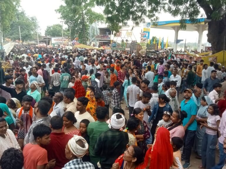 रथयात्रा मेले के दूसरे दिन “कजरहवा मेला” में महिलाओं की उमड़ी भारी भीड़  