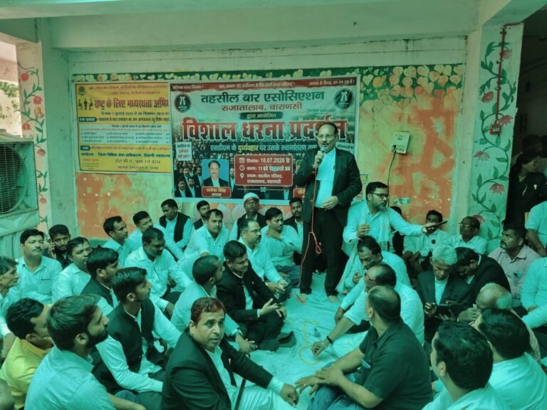 एसडीएम के खिलाफ निंदा प्रस्ताव पारित, अधिवक्ताओं ने किया न्यायिक कार्य का बहिष्कार