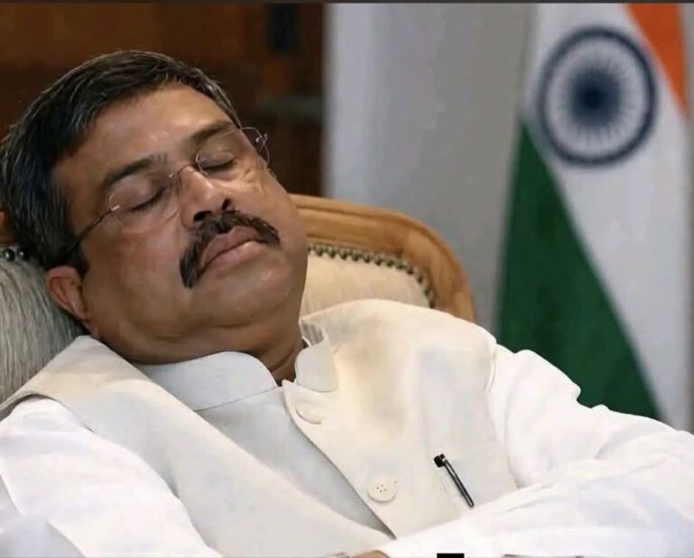 धर्मेंद्र प्रधान के स्तीफ़े से  आखिर छात्रों को क्या मिला , हर्ष दुबे का वायरल  मिडिया  में वायरल