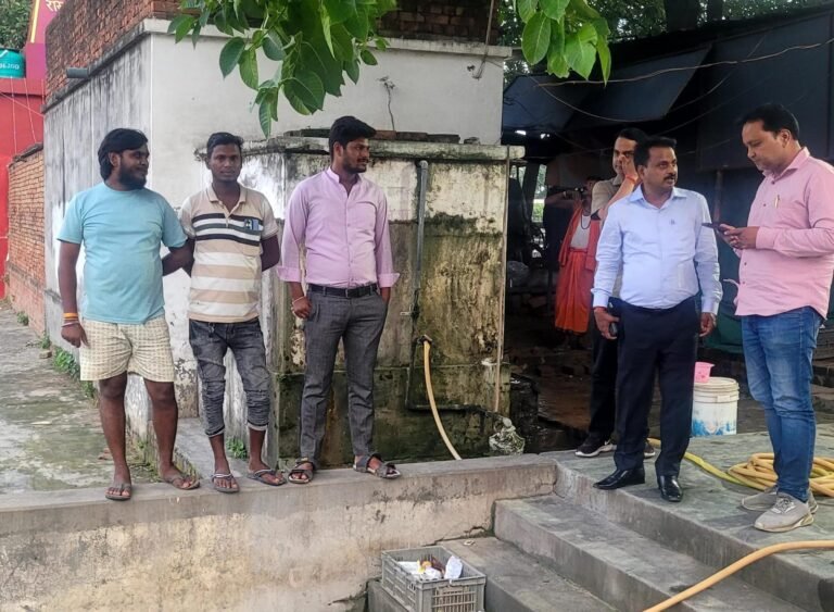 खंड विकास अधिकारी ने कावड़ यात्रा मार्ग और विश्राम स्थलों का किया निरीक्षण