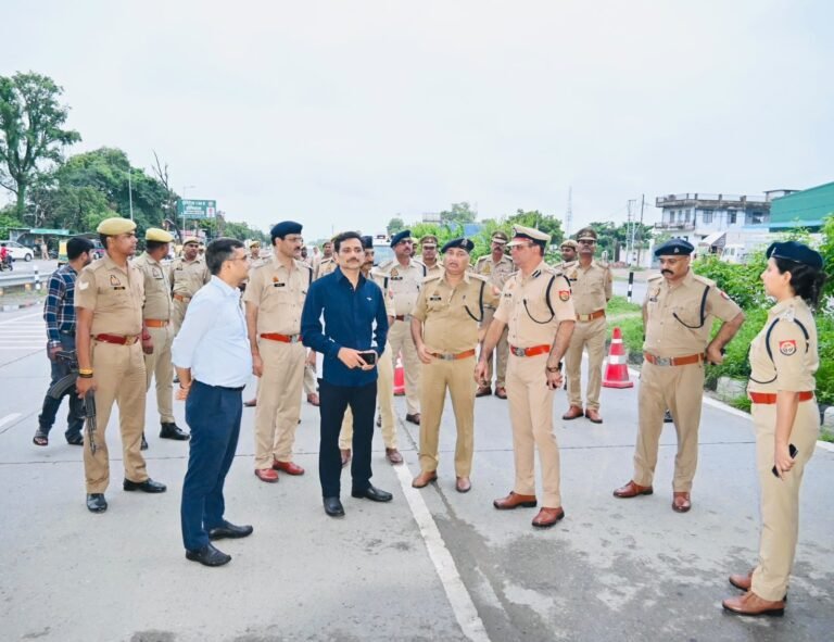पुलिस आयुक्त व जिलाधिकारी ने कांवरिया यात्रा मार्ग का किया निरीक्षण