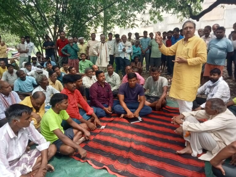 मोहनसराय ट्रांसपोर्ट नगर योजना का स्थायी समाधान हेतु बैठक में भूमि अर्जन एवं पुनर्वास कानून 2013 के आधार पर करने का प्रस्ताव सर्वसम्मत से किसानो ने किया पास