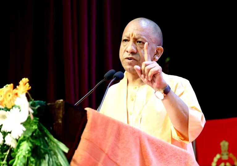 कांग्रेस 1947 में एक बार अड़ गई होती तो देश का विभाजन नहीं होता: मुख्यमंत्री योगी