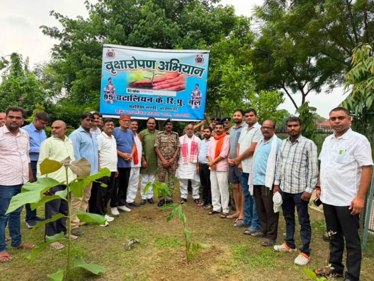 एक पेड़ मां के नाम’ अभियान के तहत 95 बटालियन सीआरपीएफ एवं सृजन संस्था के तत्वावधान में राज्य मंत्री ने आदित्य नगर पार्क में किया पौधा रोपण