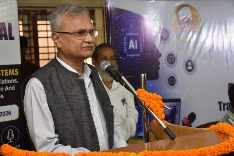 बीएचयू में एआई ड्रिवन मीडिया इकोसिस्टम पर अंतरराष्ट्रीय संगोष्ठी का शुभारंभ
