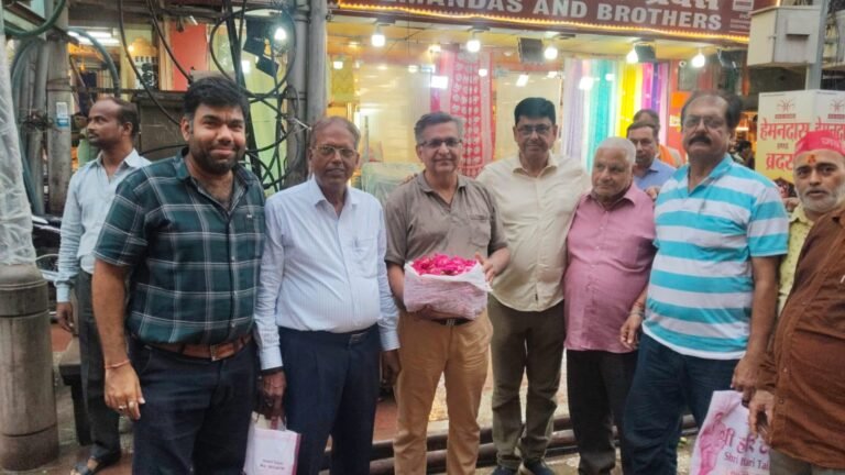 दशाश्वमेध व्यापार मंडल ने किया भगवान झूलेलाल जी की भव्य शोभा यात्रा का स्वागत।