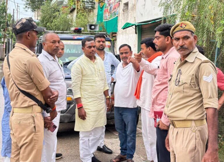 रोहनिया विधायक ने किया जलजमाव क्षेत्र का निरीक्षण