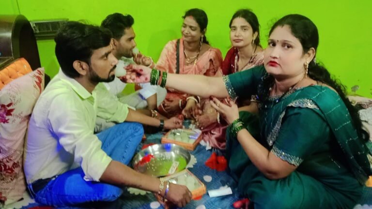 बहनों ने भाइयों के कलाई पर राखी बांधकर बड़े ही हर्षोल्लास के साथ मनाया रक्षाबंधन का पर्व