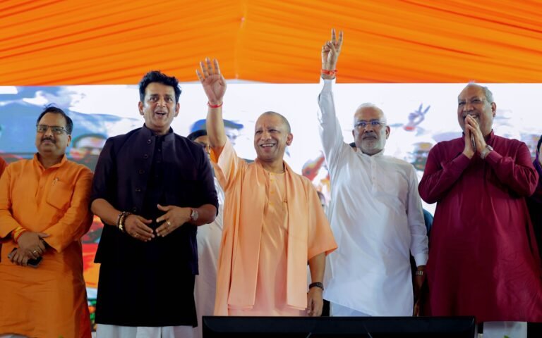 कानून से खिलवाड़ करने वालों की धज्जियां उड़ा देंगे : सीएम योगी