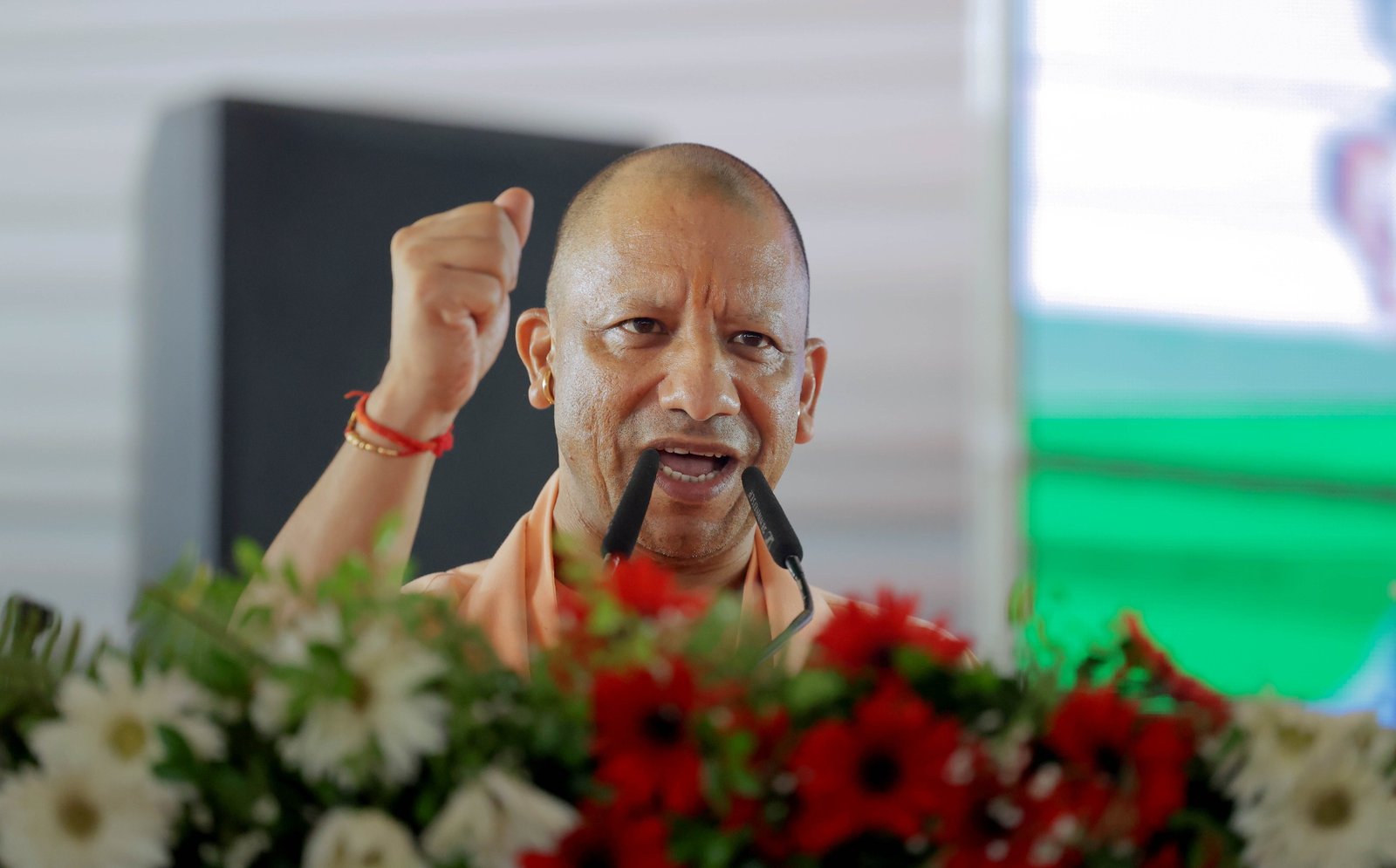 50-50 किलो राहत सामग्री दे रही सरकार, 500 ग्राम राहत नहीं पहुंचा पाती थी सपा: मुख्यमंत्री