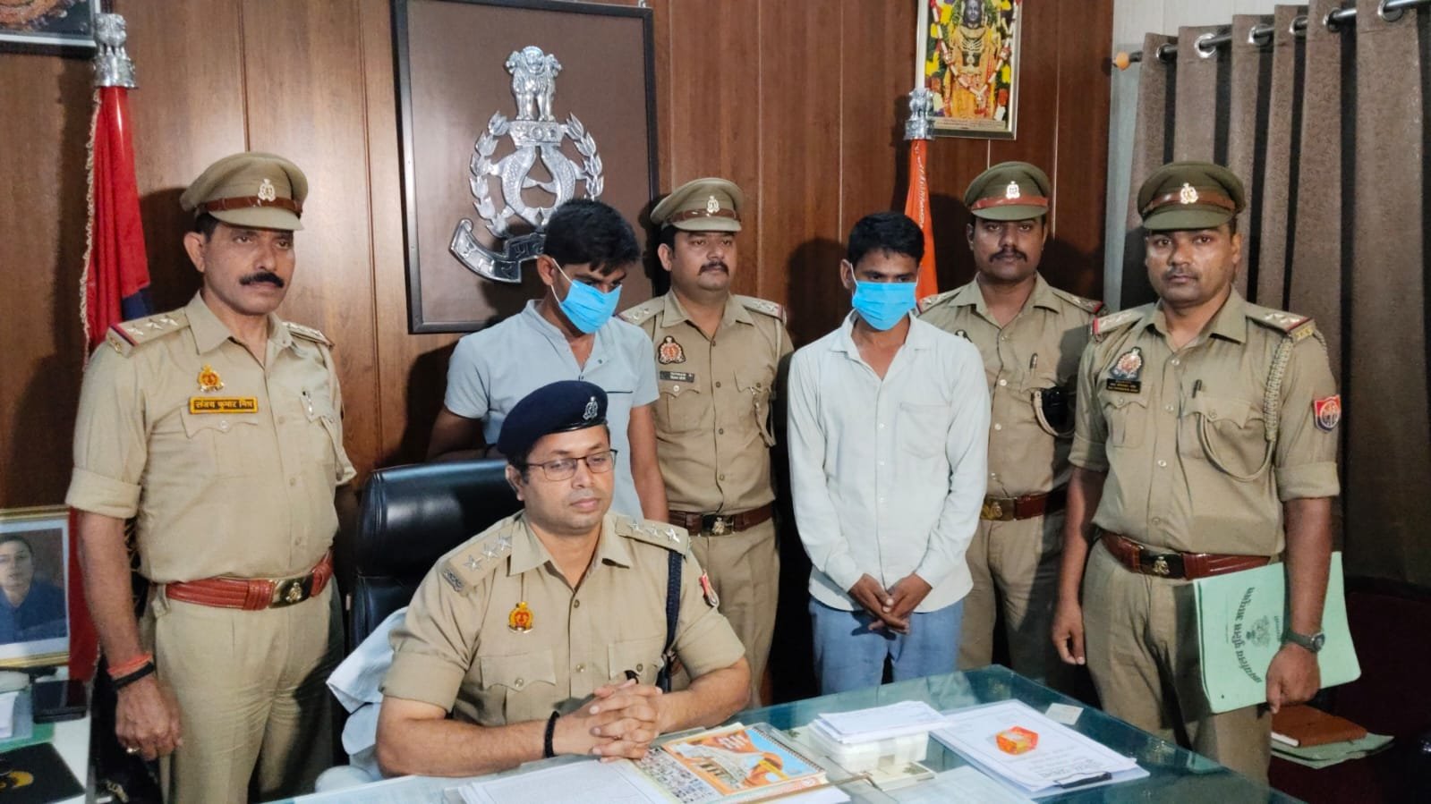 सामने घाट पुल पर महिला से चेन छिनैती, रामनगर पुलिस ने दो लुटेरों को दबोचा; लूटी गई चेन बरामद वाराणसी।