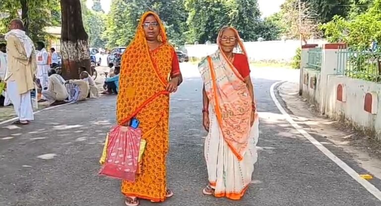 स्टोरी स्लग: वृद्ध महिला ने जिलाधिकारी से लगाई न्याय की गुहार रिपोर्ट: संजय कुमार तिवारी स्थान: बलिया, उत्तर प्रदेश दिनांक: 07 सितंबर 2026  ।
