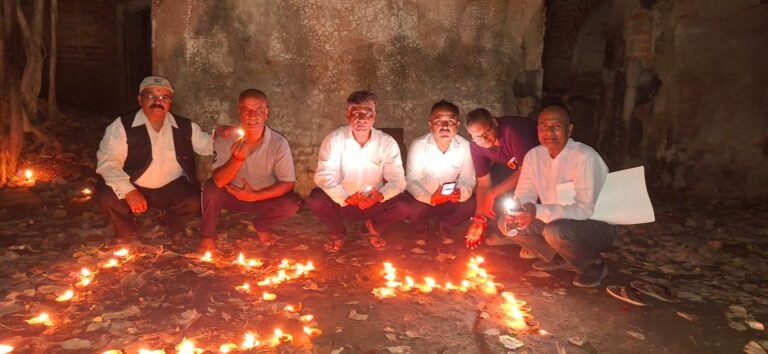 विवेकानंद प्रवास स्थल पर  शिकागो में दी गई ऐतिहासिक संभाषण को पढकर अधिवक्ताओ ने स्वामीजी को किया याद