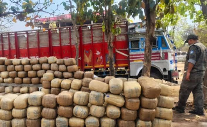 नशे के कारोबार पर योगी सरकार की सख्ती, 2.65 करोड़ रुपये के गांजे के साथ झारखंड का तस्कर गिरफ्तार
