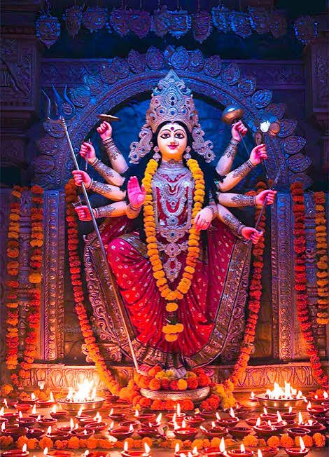 नवरात्रि पर ग्रामीण अंचल में मां दुर्गा की प्रतिमा स्थापित,रंग-बिरंगे झालर बत्तियों से जगमग हुआ पंडाल