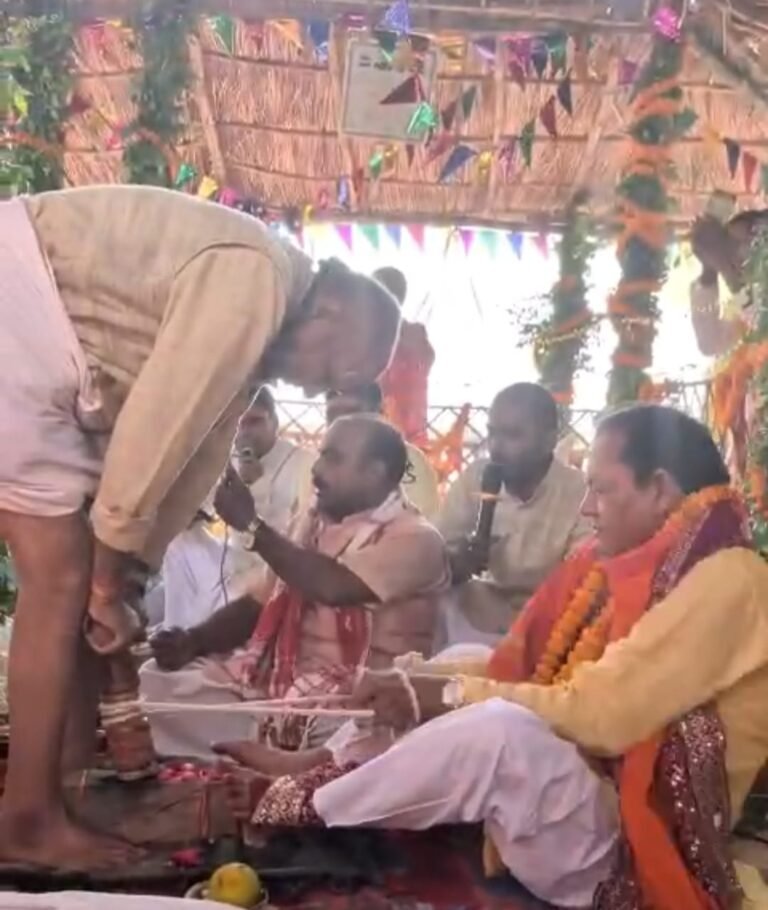 श्री शतचंडी महायज्ञ में अरणी मंथन से प्रकट हुए अग्नि देव